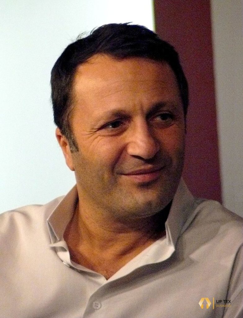 Photo de Arthur, animateur télé français (up-tex.fr)